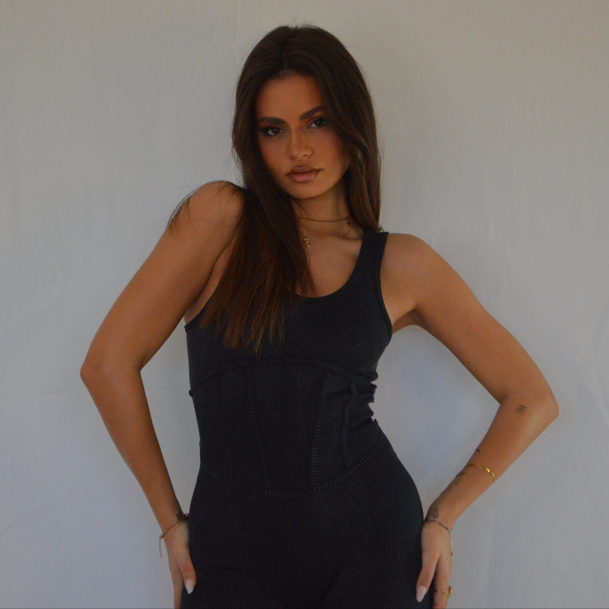 SLEEVELESS SUIT