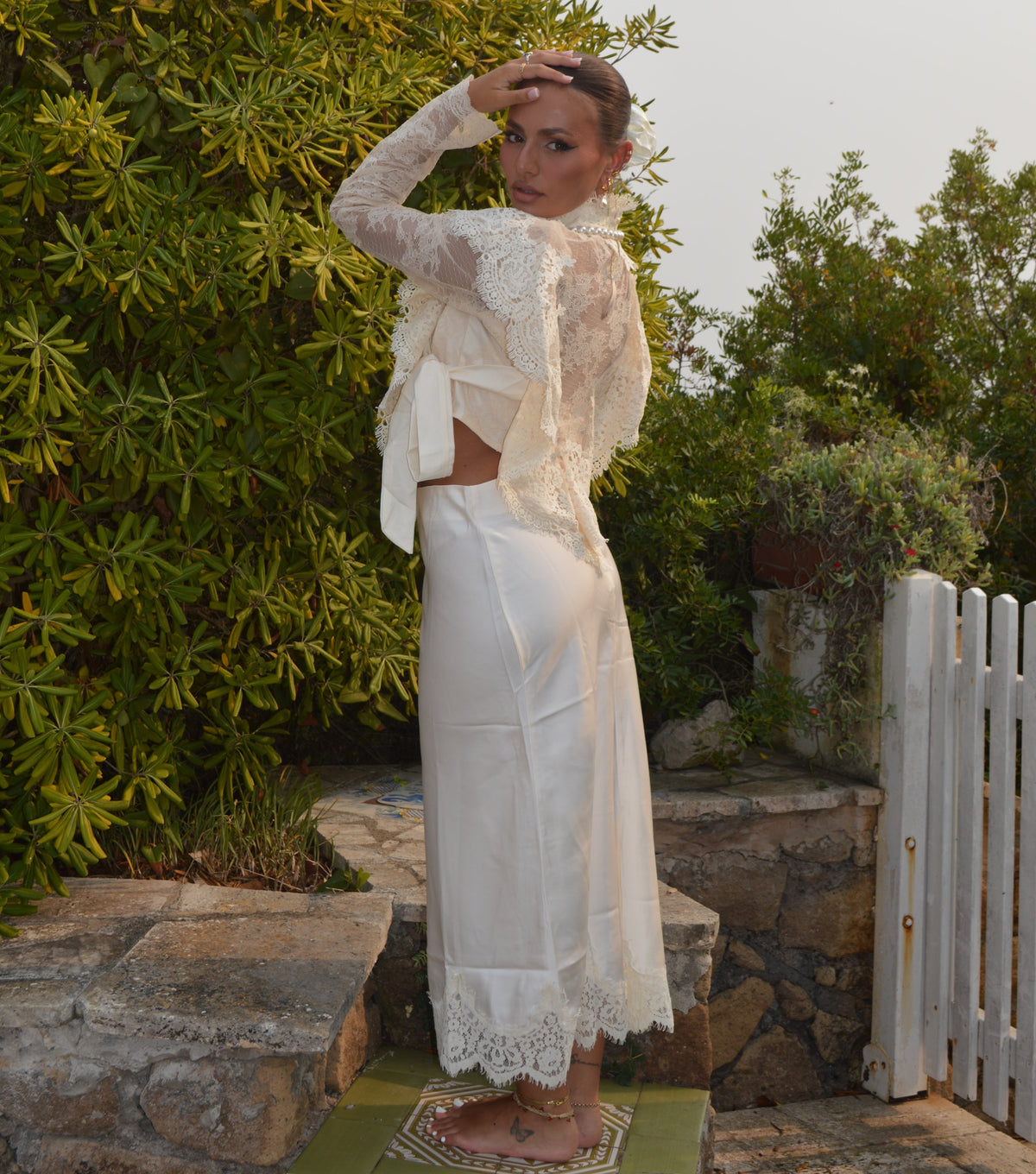 LACE BLOUSE