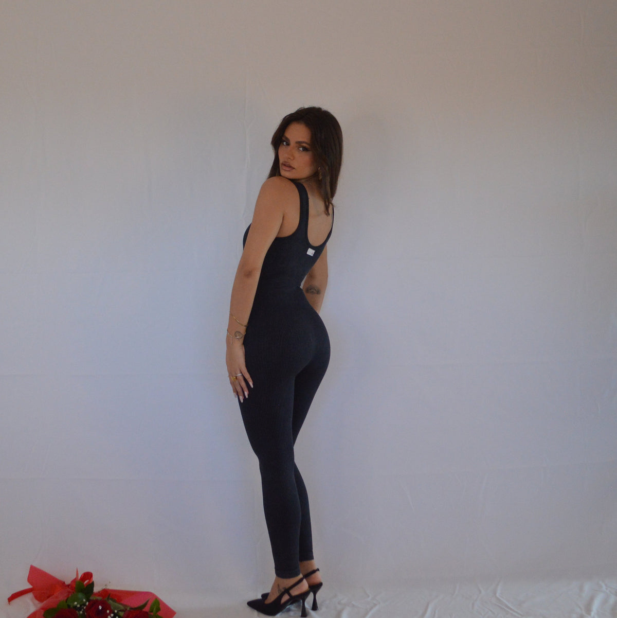 SLEEVELESS SUIT